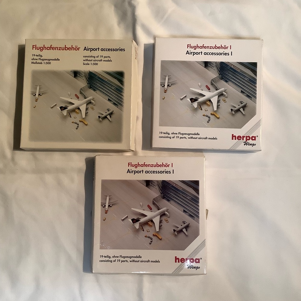 Herpa 19 piece Airport Accessories / Scale 1:500